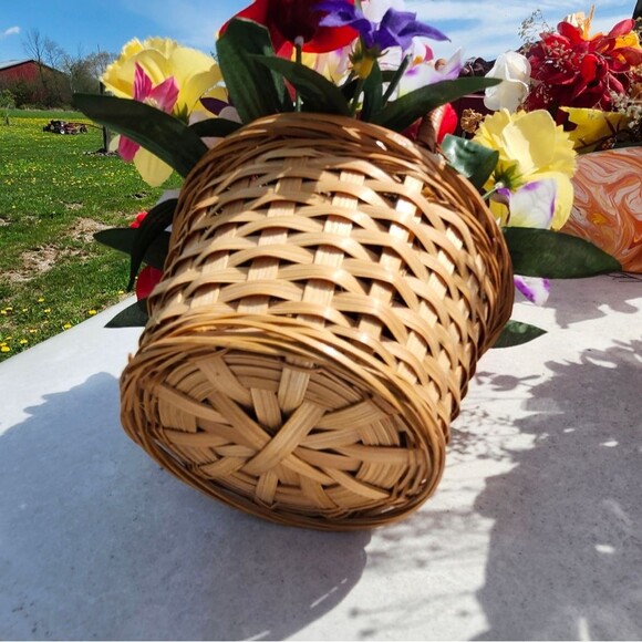 Handmade Floral Centerpiece Artificial Daffodil Tulip  Spring Table Decoration - Picture 2 of 8